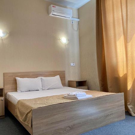 Guest House Sotni Kiew Exterior foto