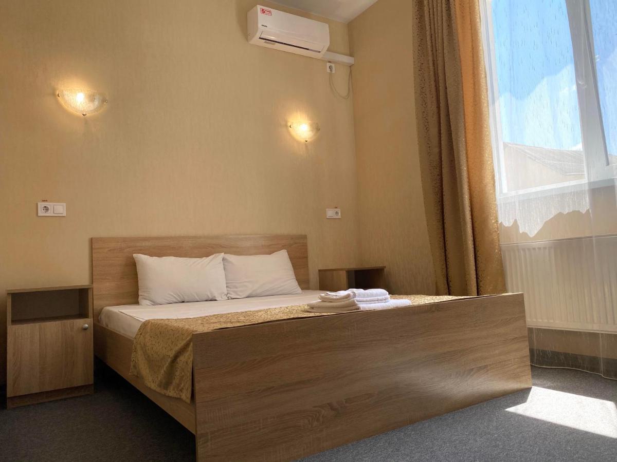 Guest House Sotni Kiew Exterior foto