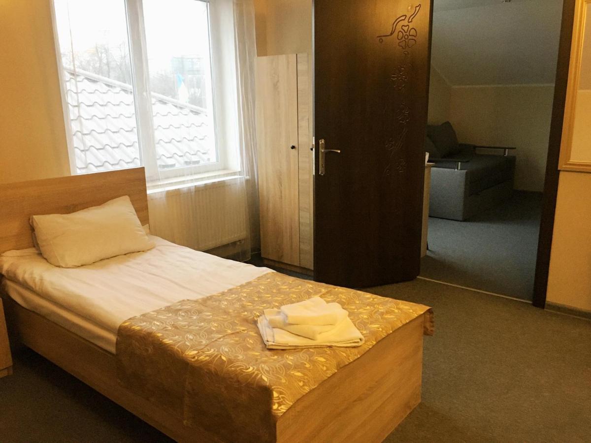 Guest House Sotni Kiew Exterior foto